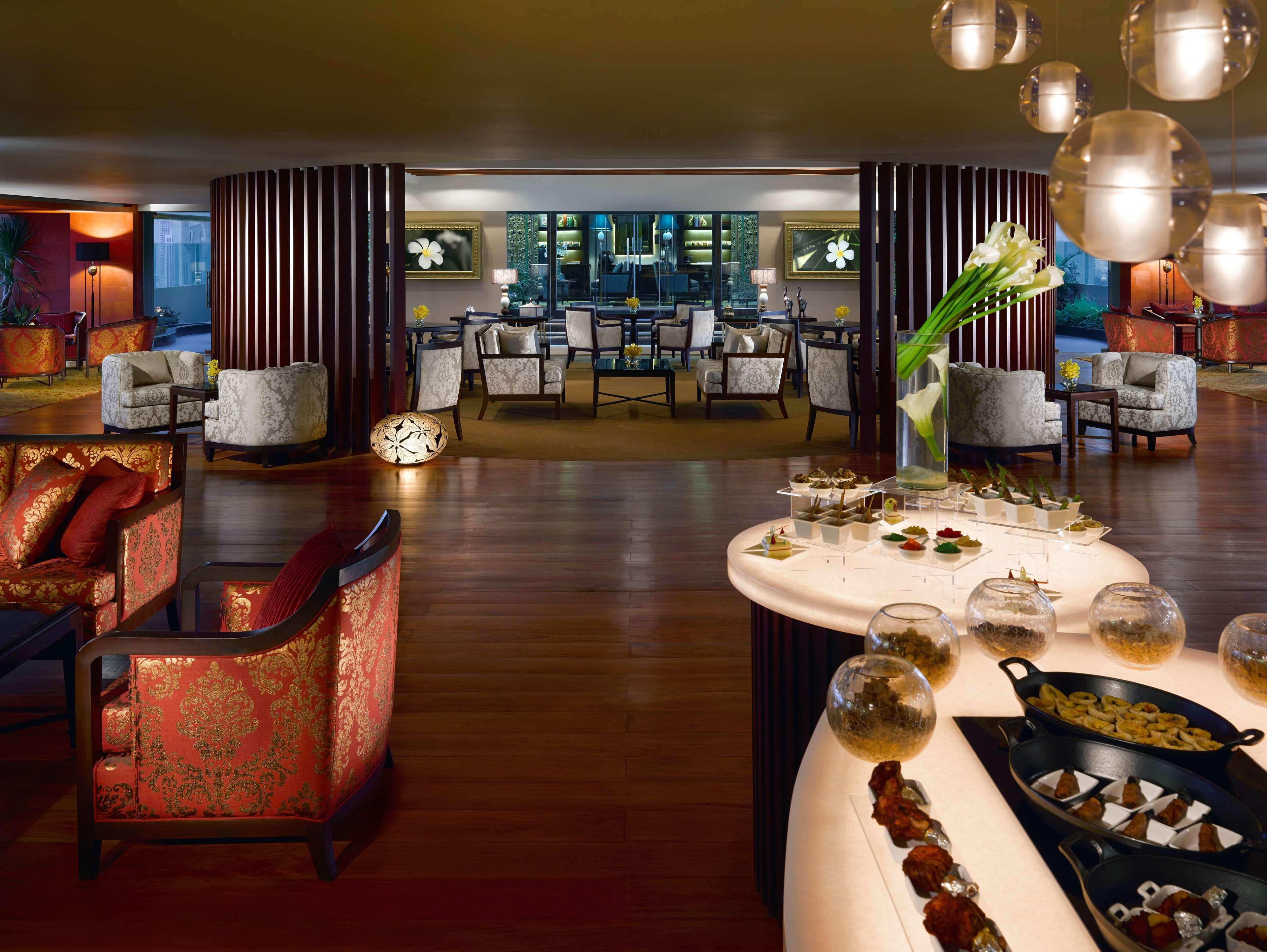 Dusit Thani Manila - Multiple Use Hotel Makati City Exterior foto The Club Lounge at the Hong Kong International Airport