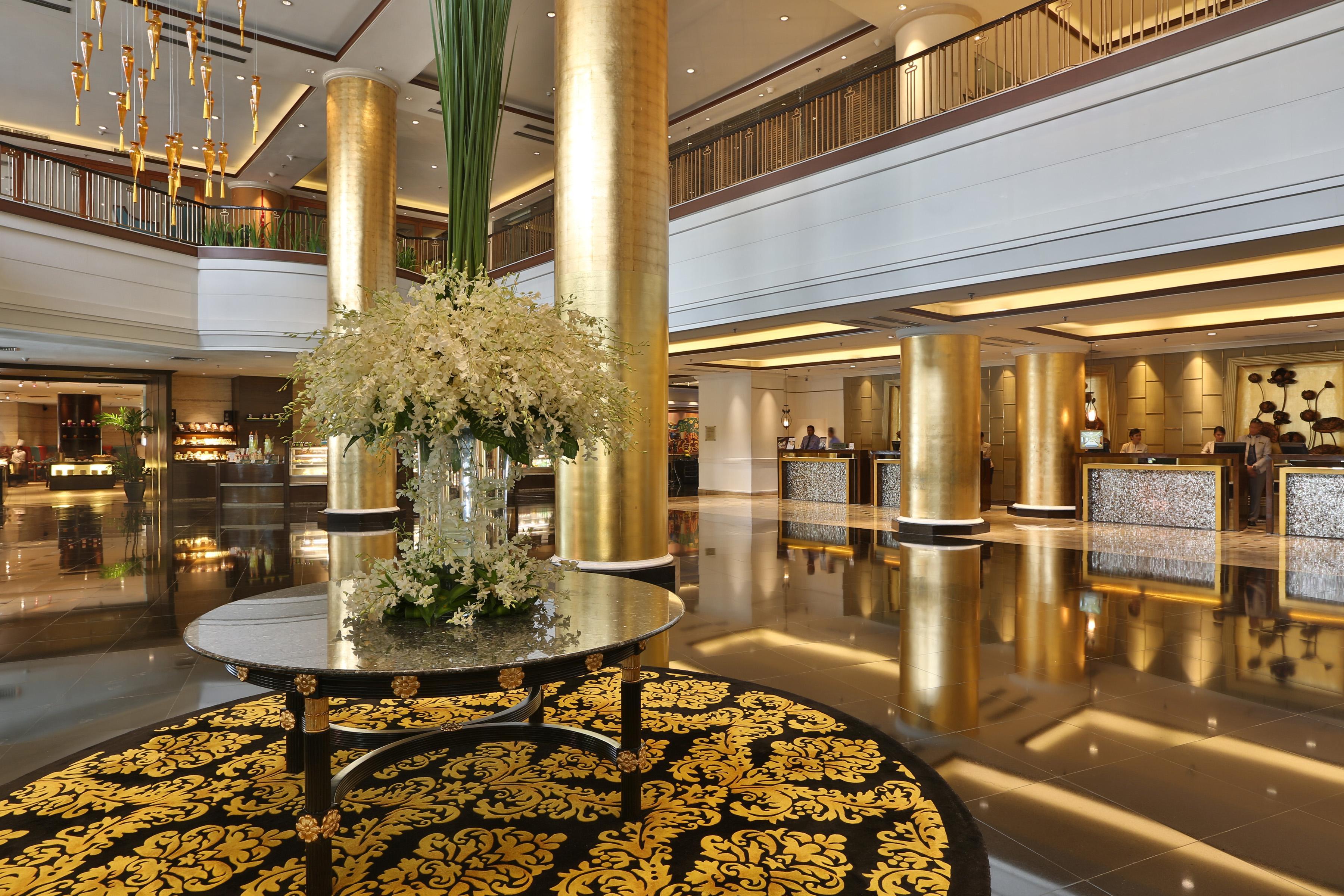 Dusit Thani Manila - Multiple Use Hotel Makati City Exterior foto The lobby of the hotel