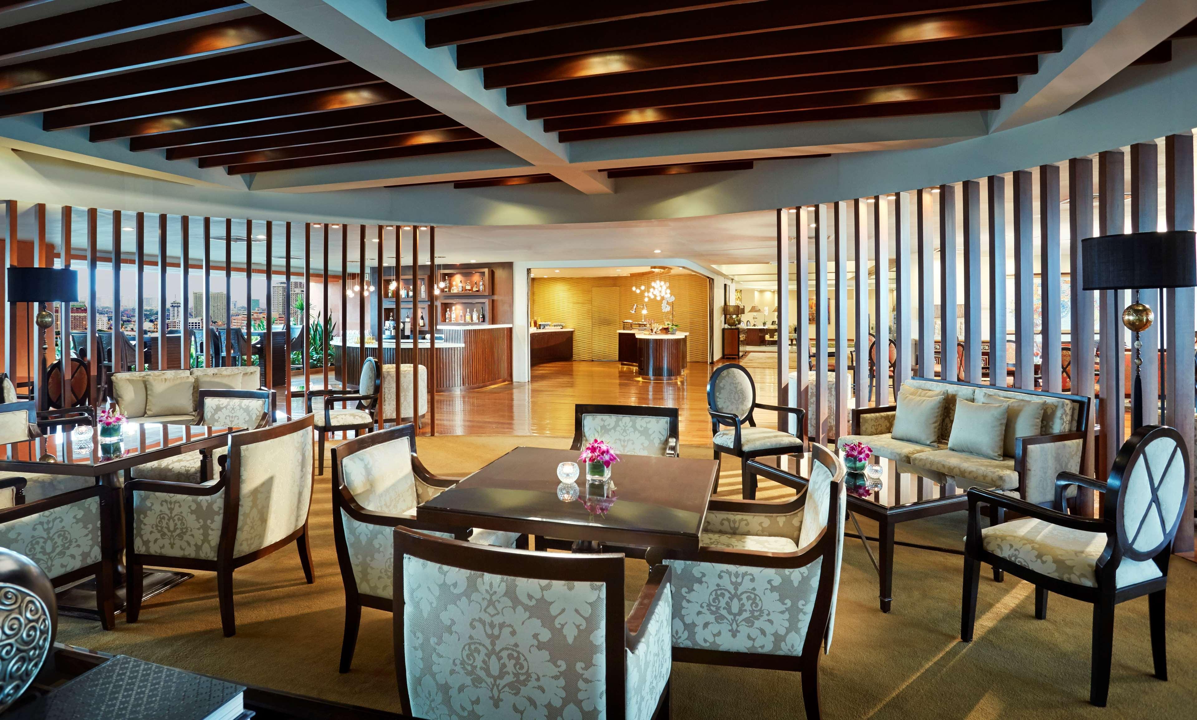 Dusit Thani Manila - Multiple Use Hotel Makati City Exterior foto The lounge at the airport
