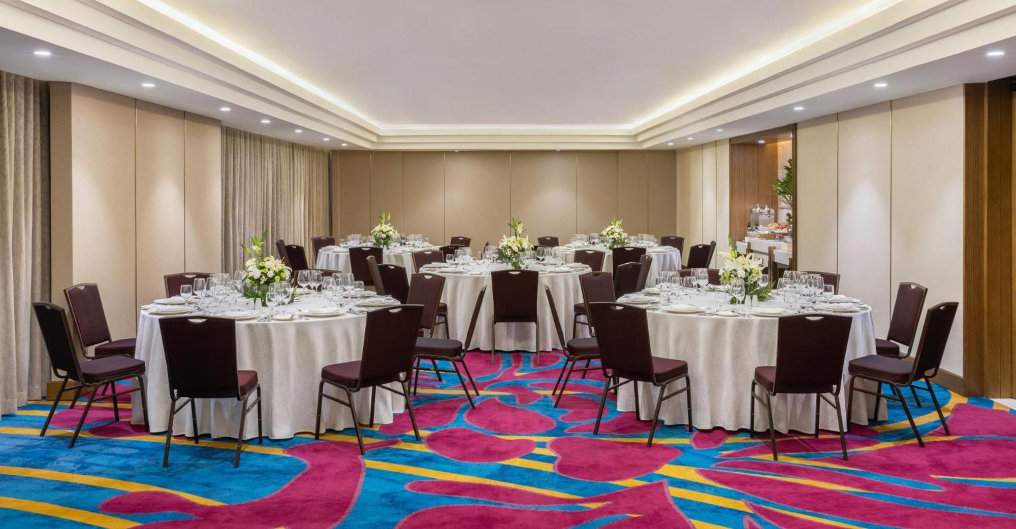 Dusit Thani Manila - Multiple Use Hotel Makati City Exterior foto The ballroom